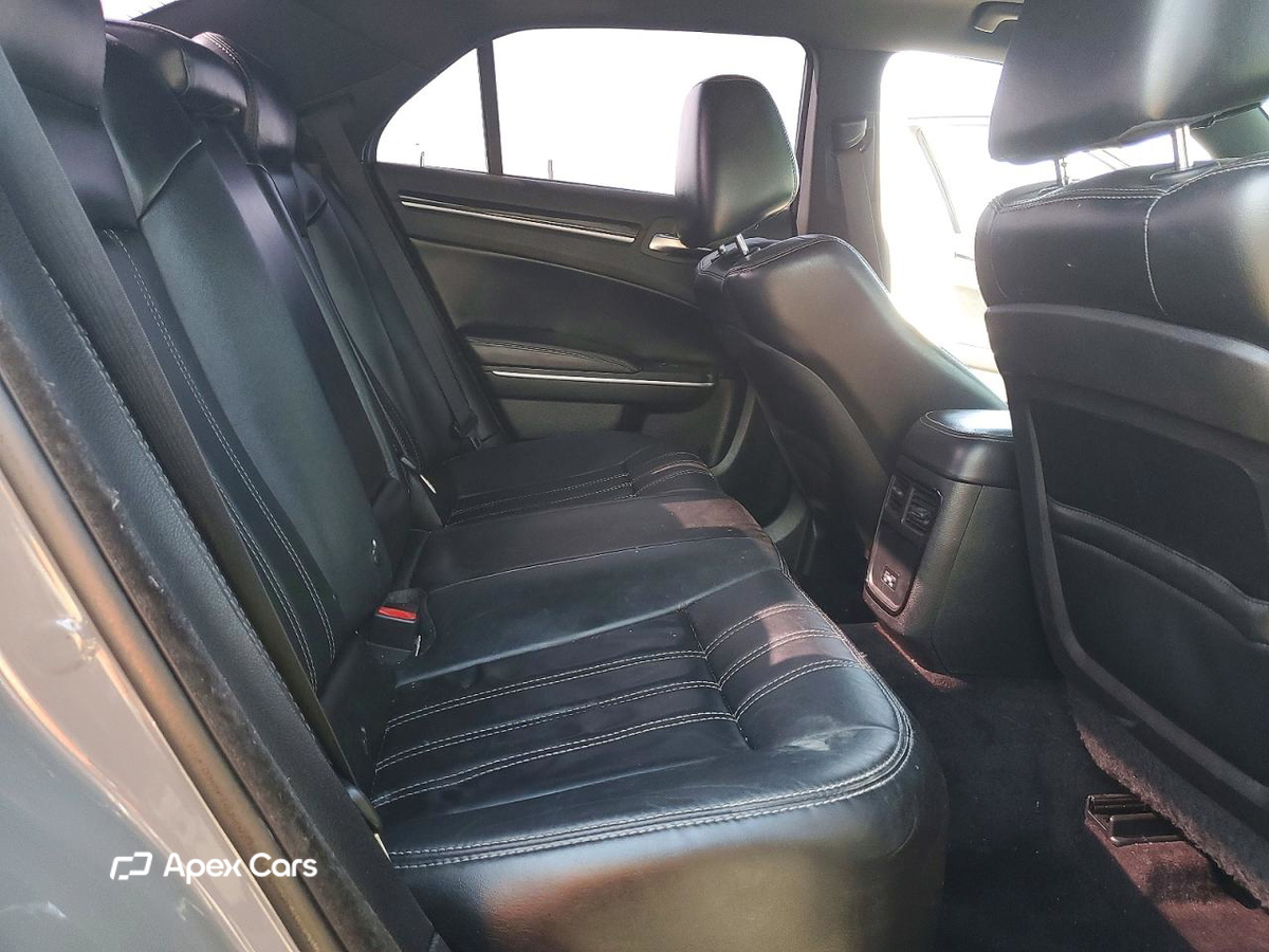 Chrysler 300 2017