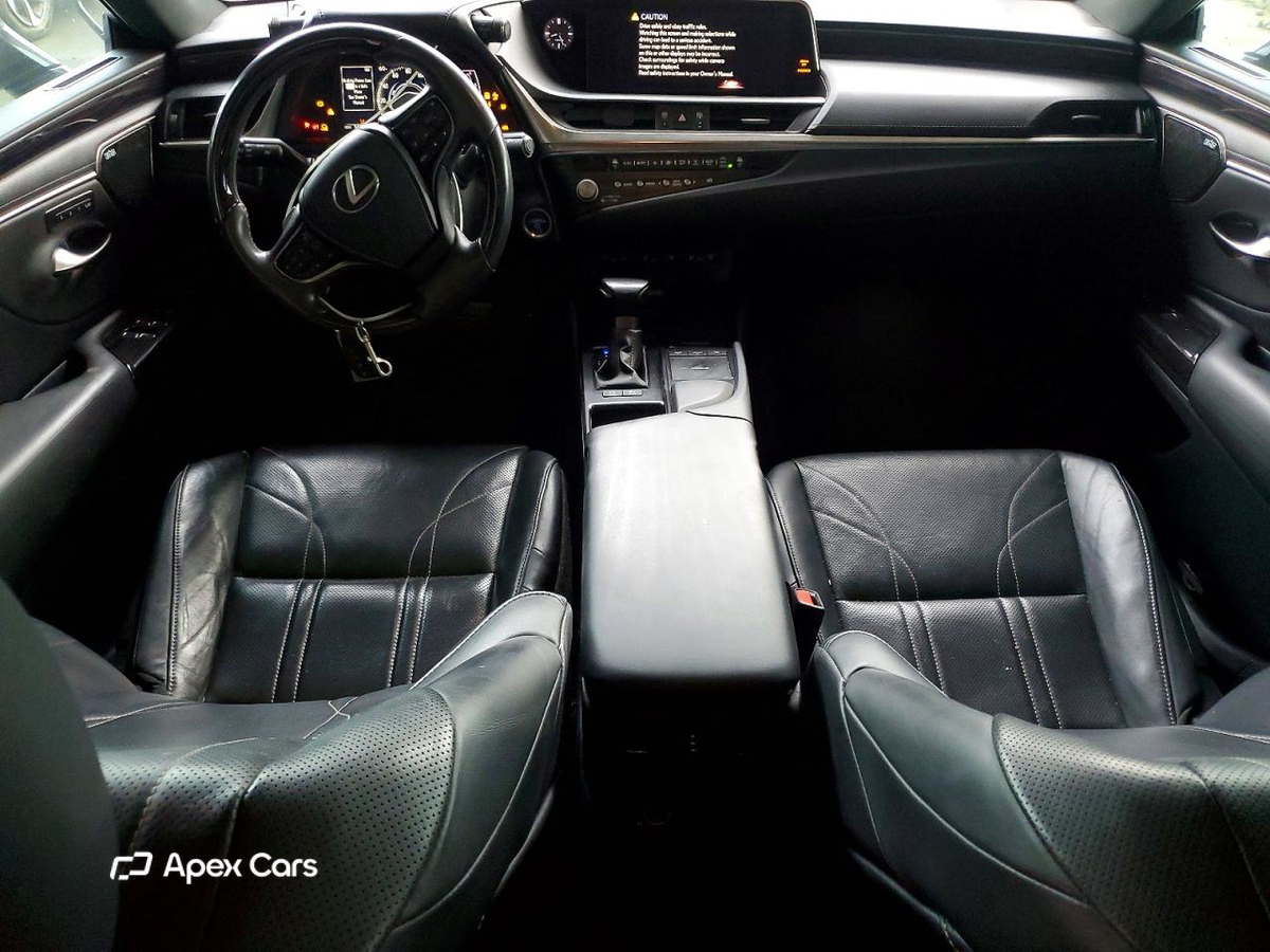 Lexus ES 2021