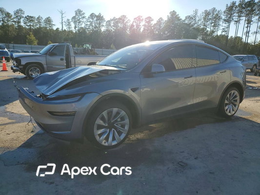 Tesla Model Y 2026 - Image 1 of 14