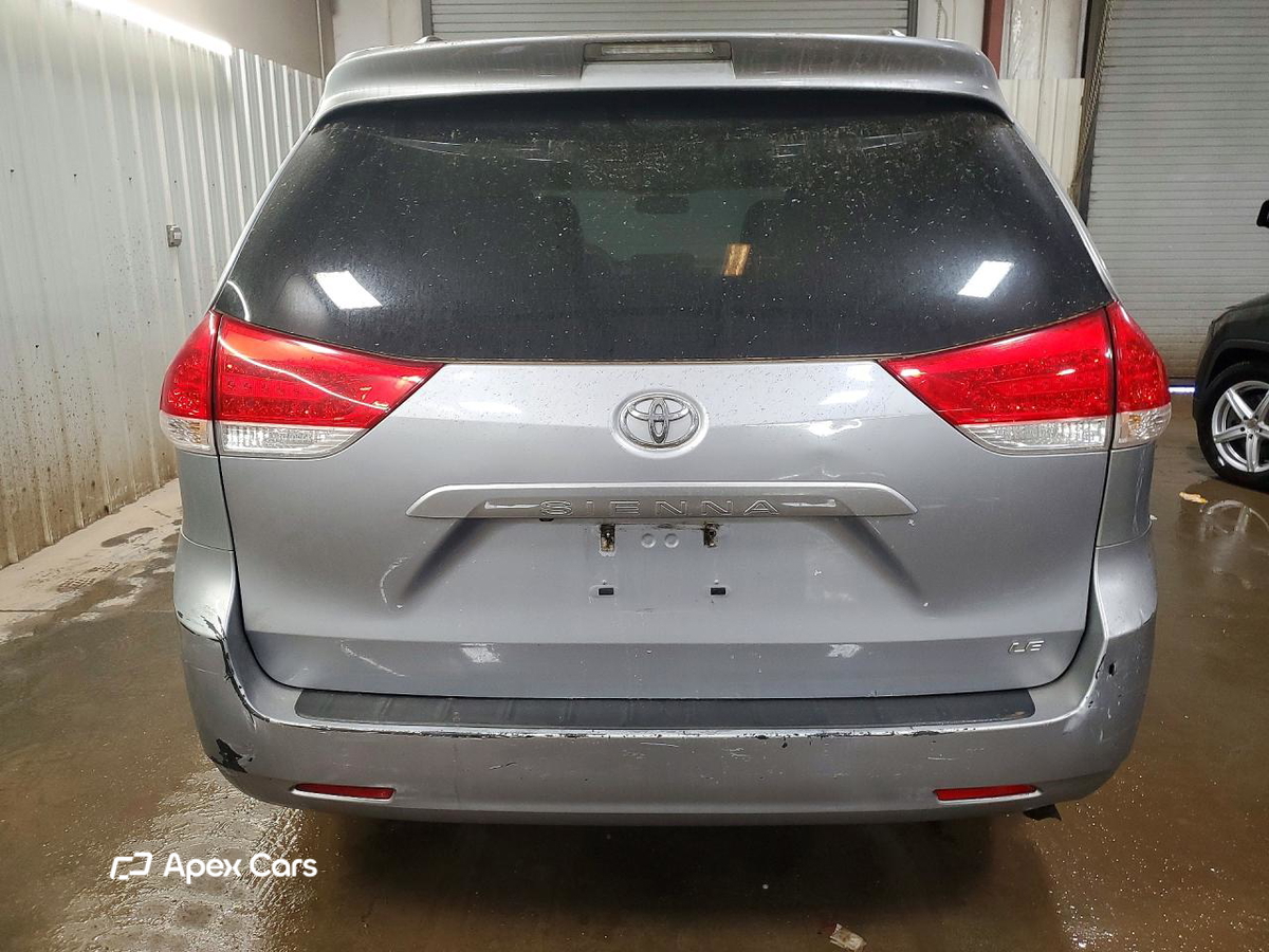 Toyota Sienna 2012