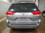 Toyota Sienna 2012