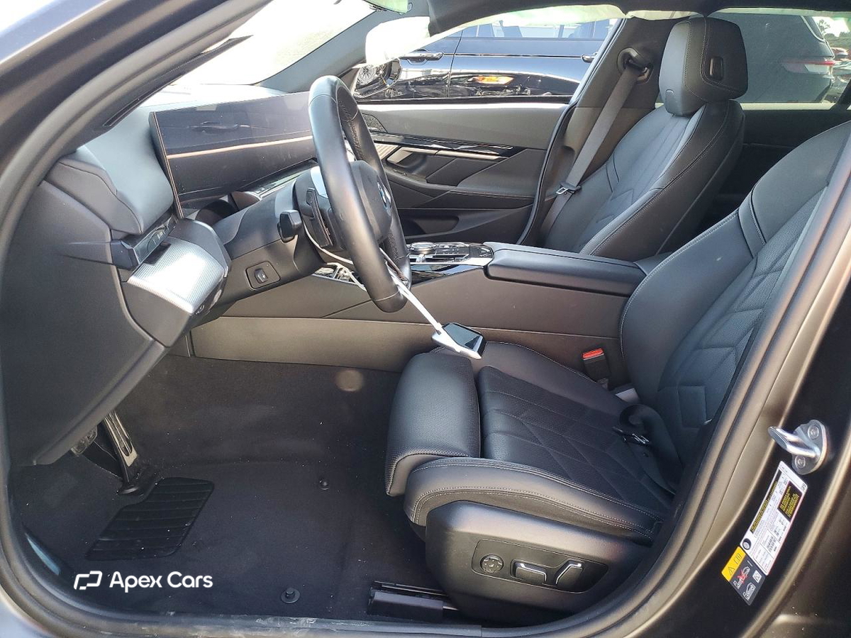 BMW i5 2024