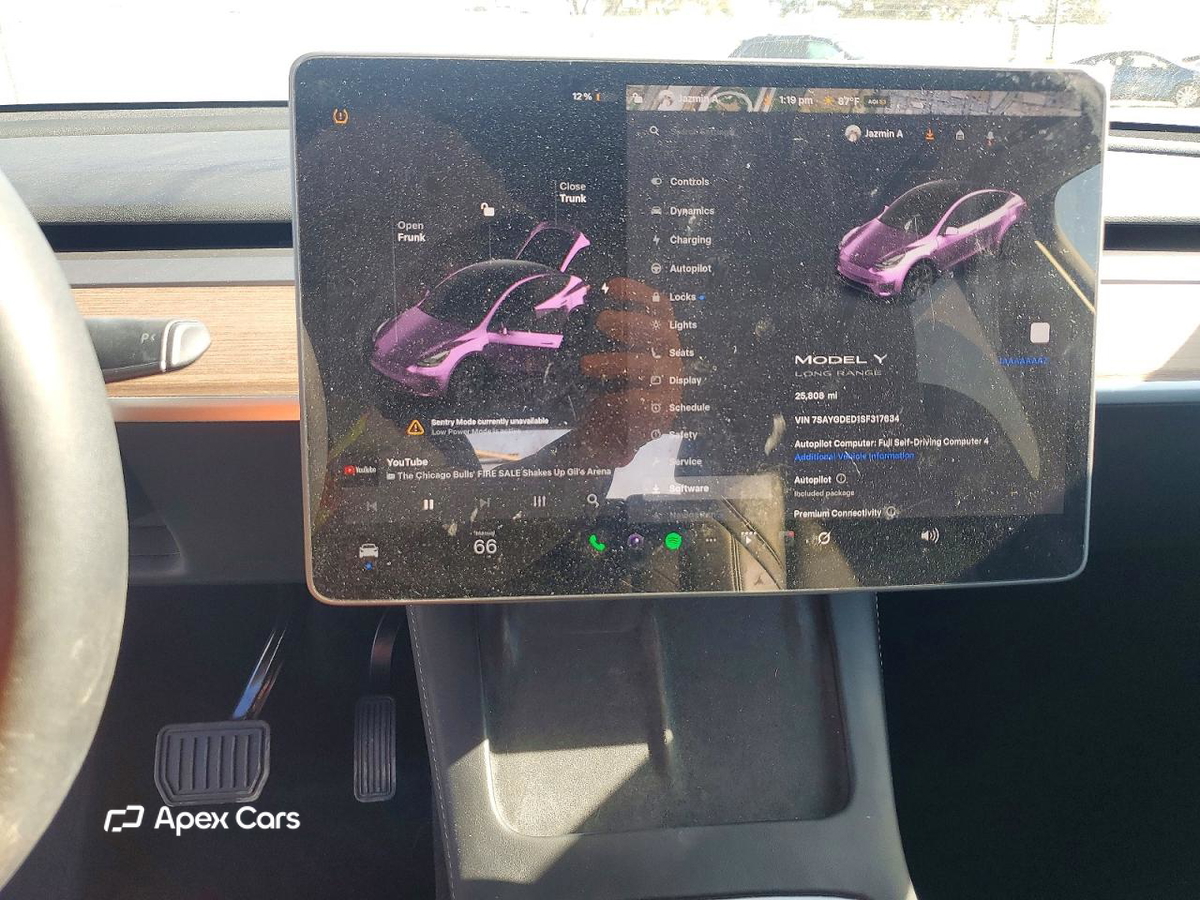 Tesla Model Y 2025