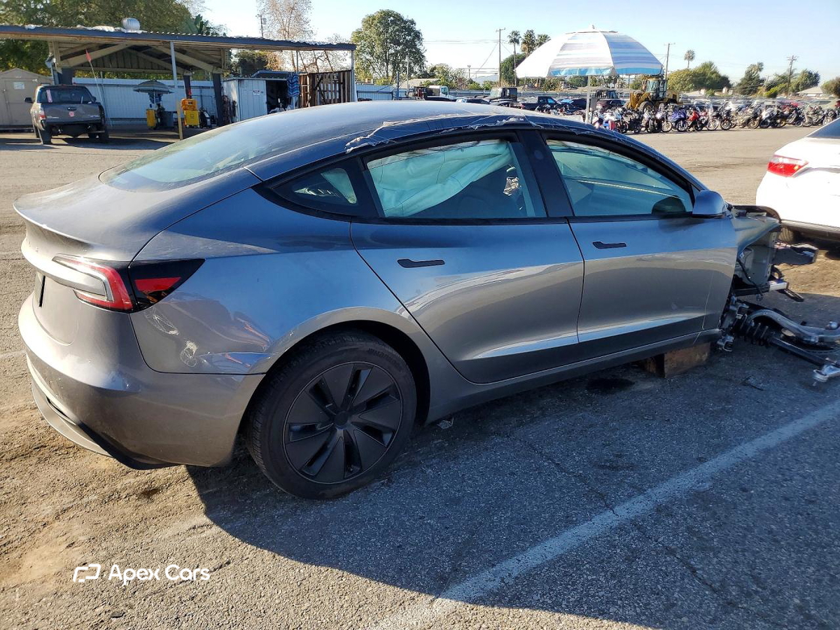 Tesla Model 3 2024