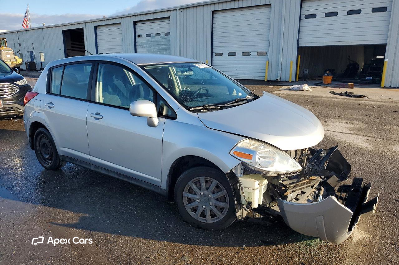 Nissan Versa 2011