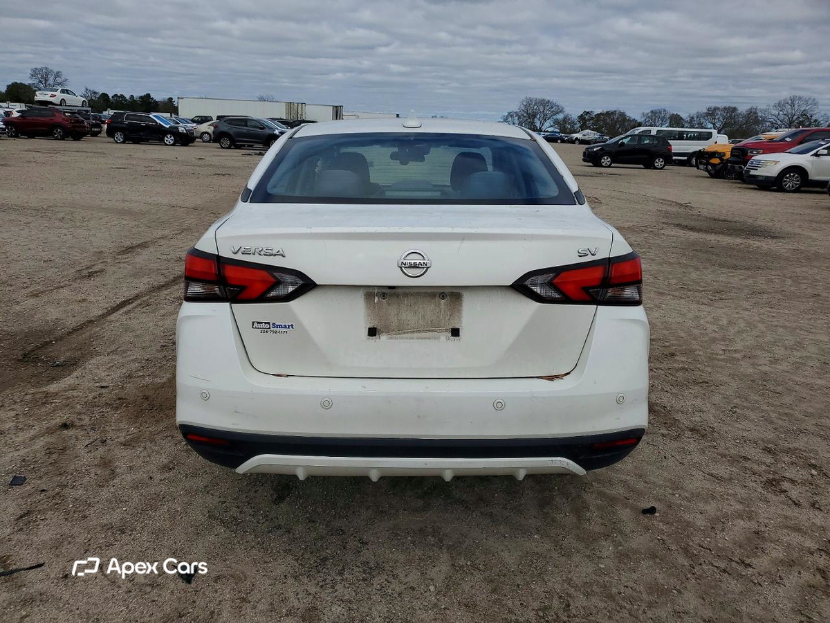 Nissan Versa 2020