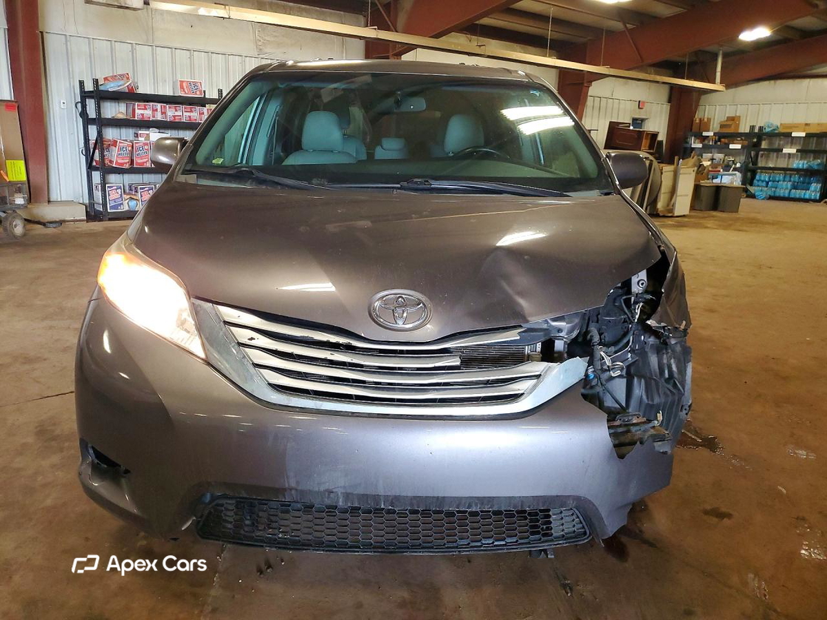 Toyota Sienna 2015