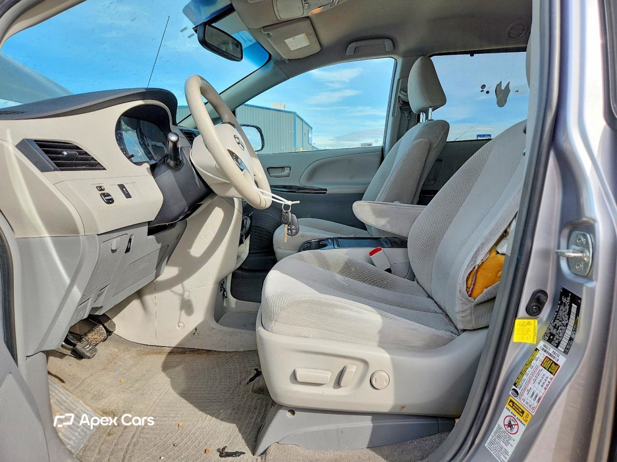 Toyota Sienna 2012