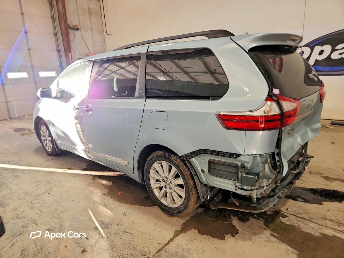 Toyota Sienna 2016