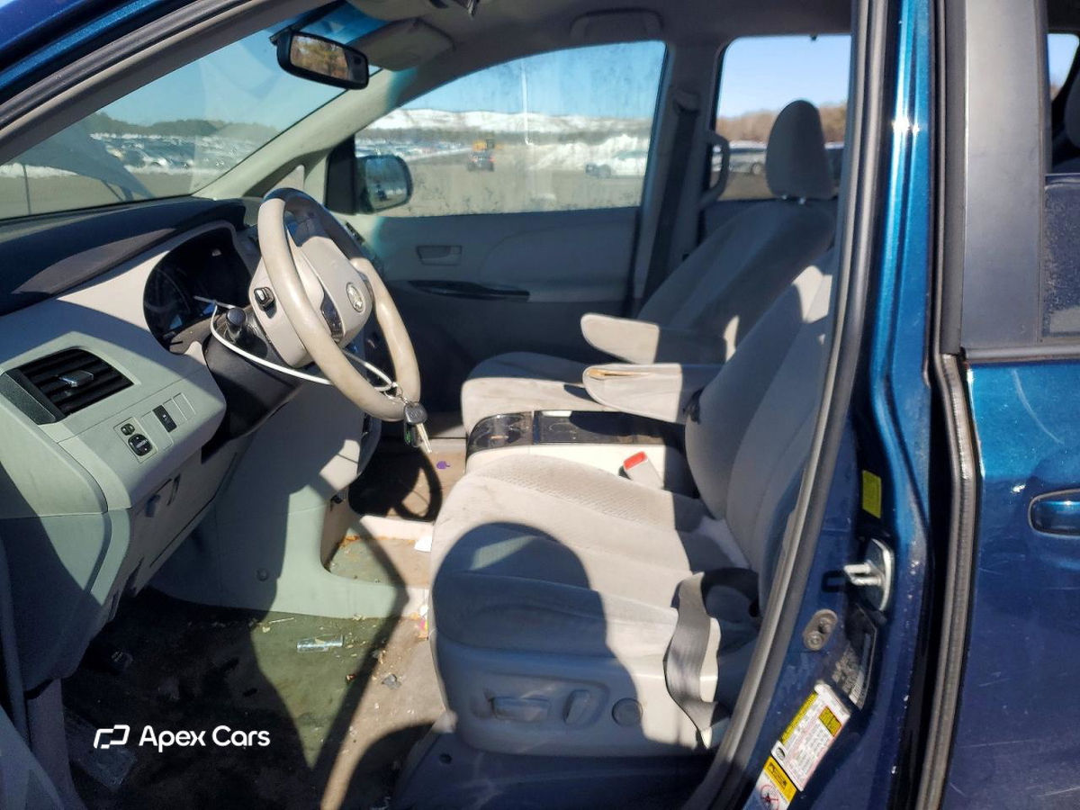 Toyota Sienna 2011