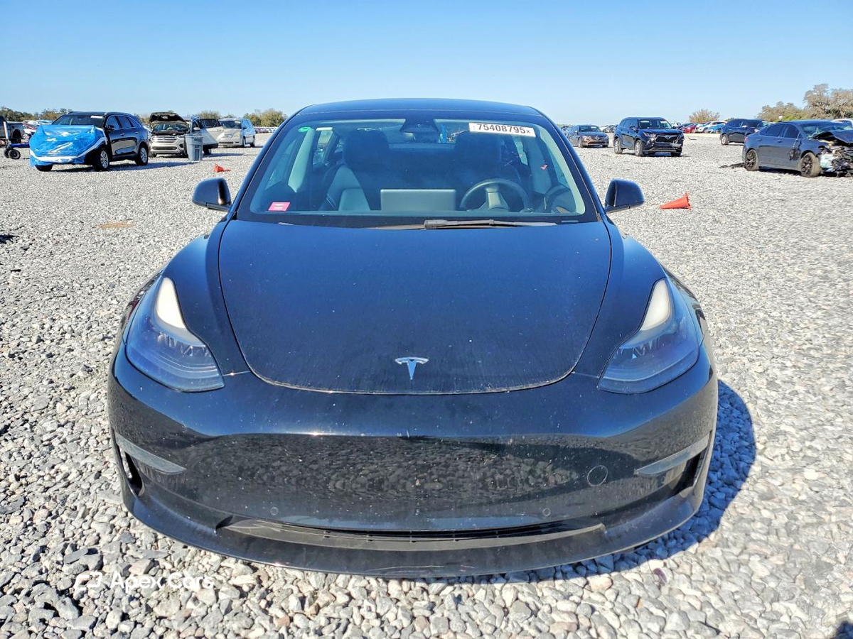 Tesla Model 3 2022