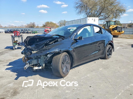 Tesla Model Y 2026 - Zdjęcie 1 z 15