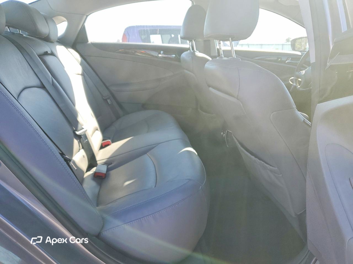Hyundai Sonata 2011