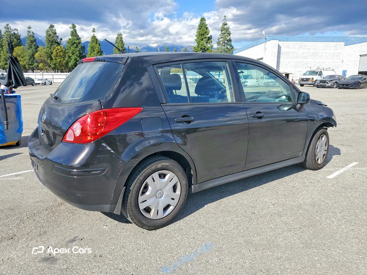 Nissan Versa 2012