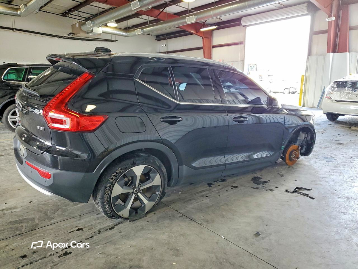 Volvo XC40 2023