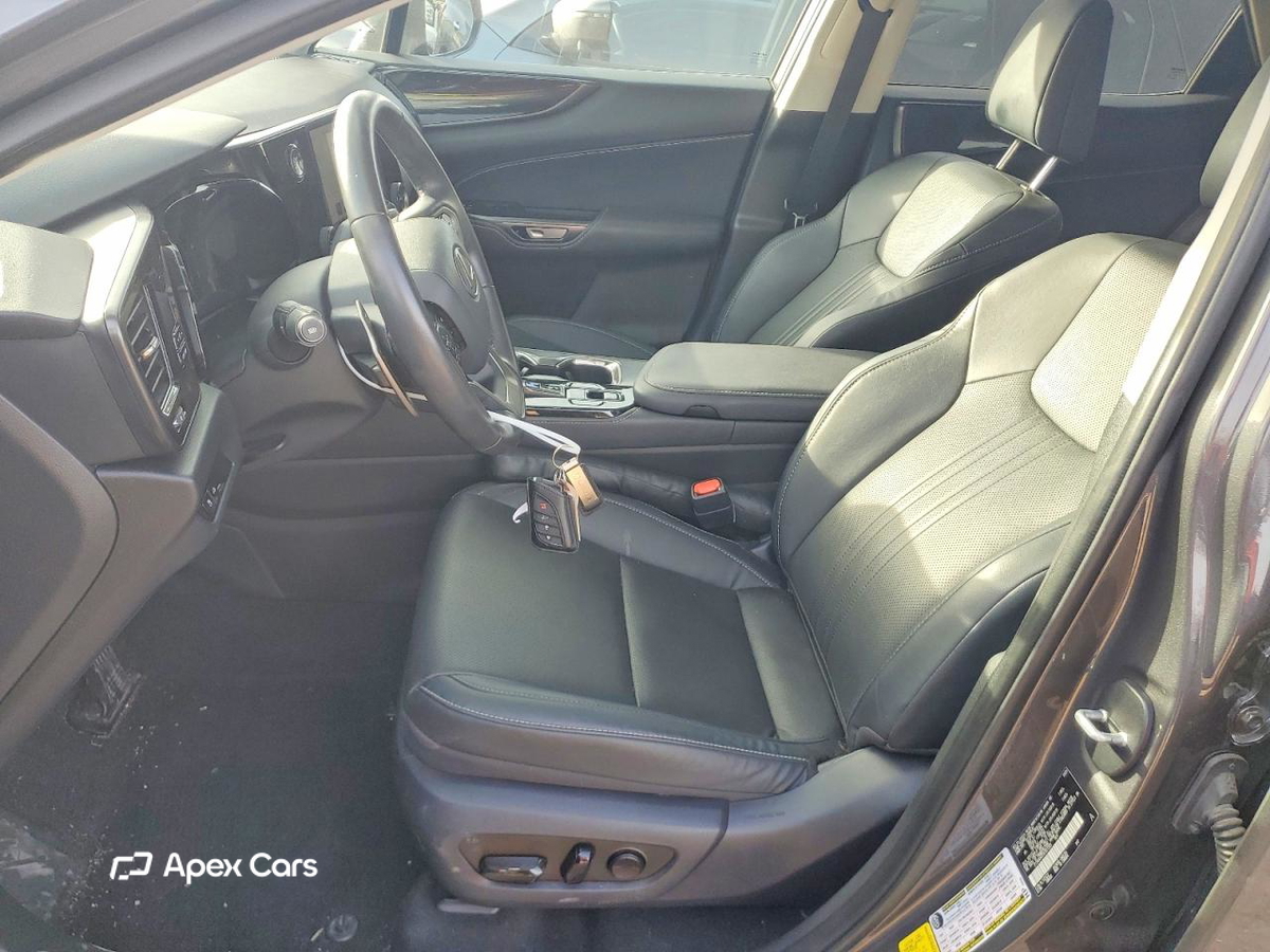 Lexus NX 2025
