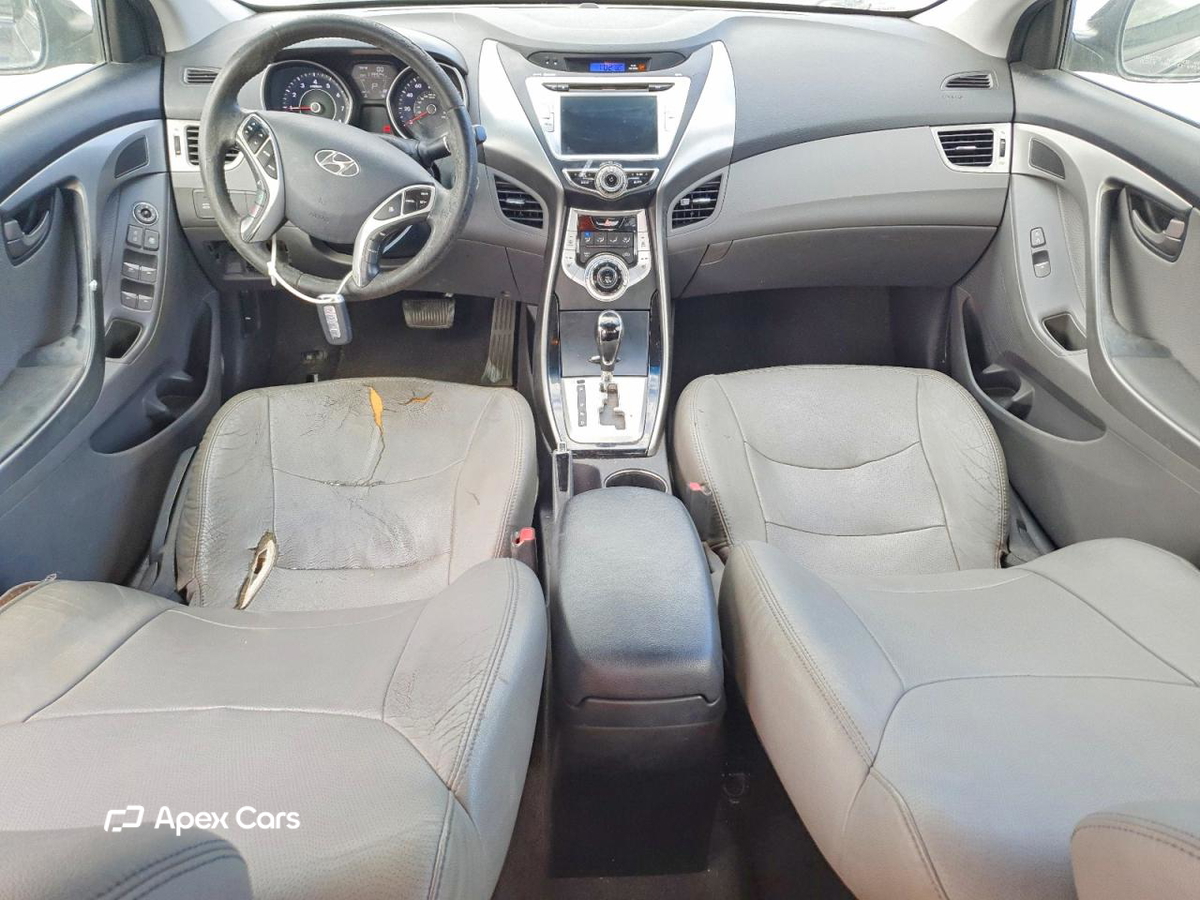 Hyundai Elantra 2012