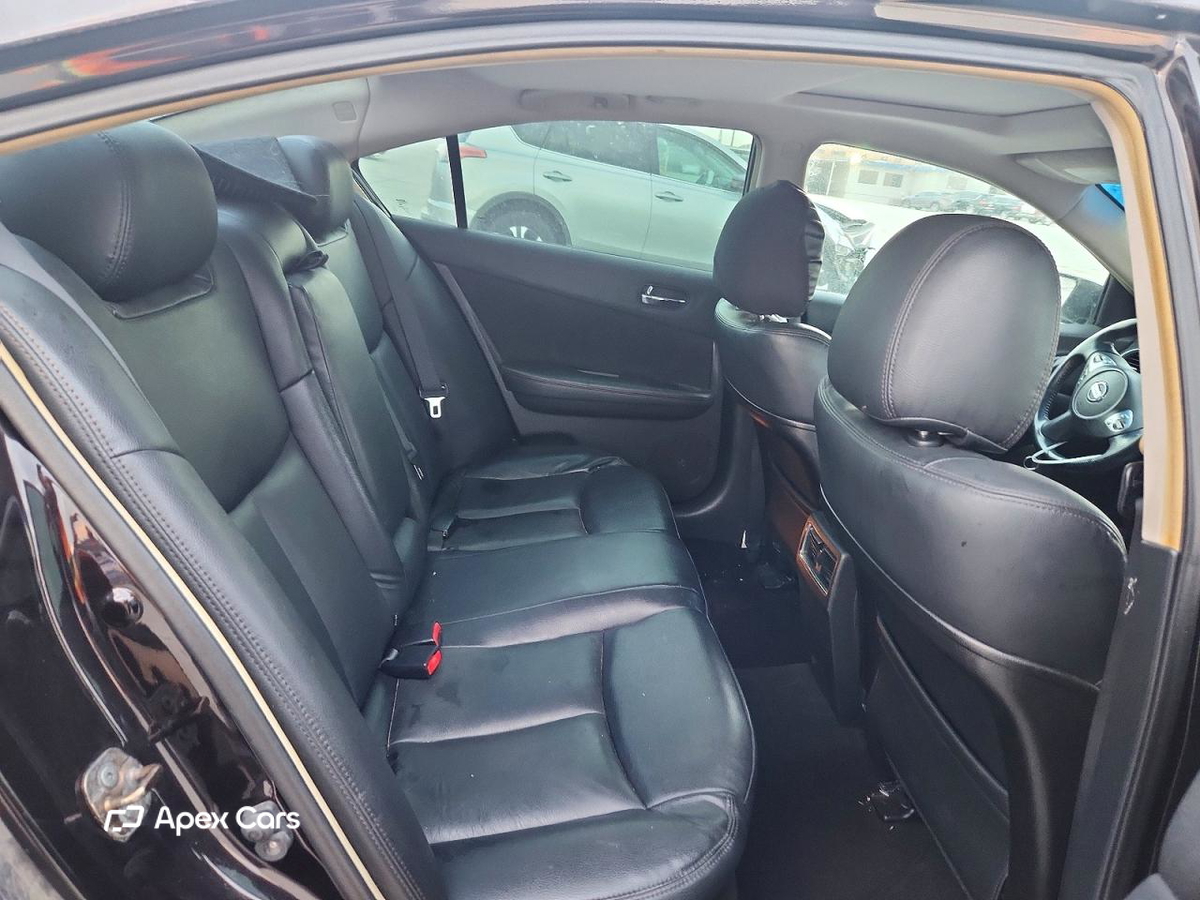 Nissan Maxima 2010