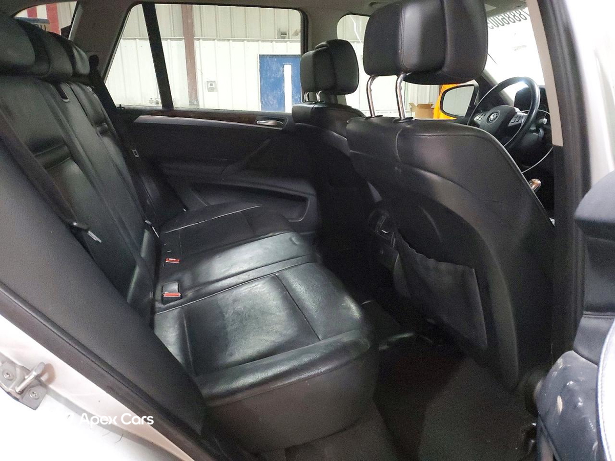 BMW X5 2011