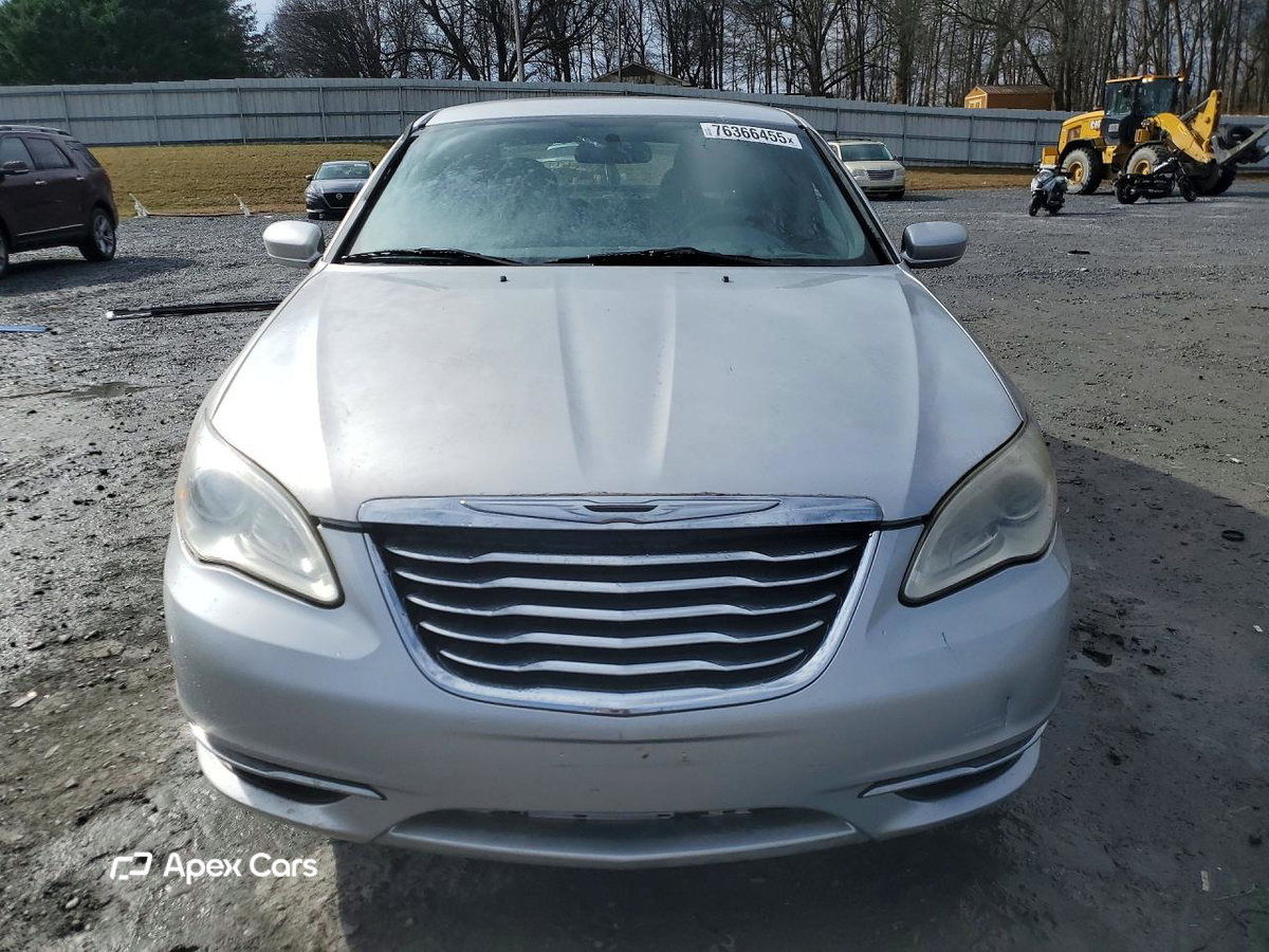 Chrysler 200 2011