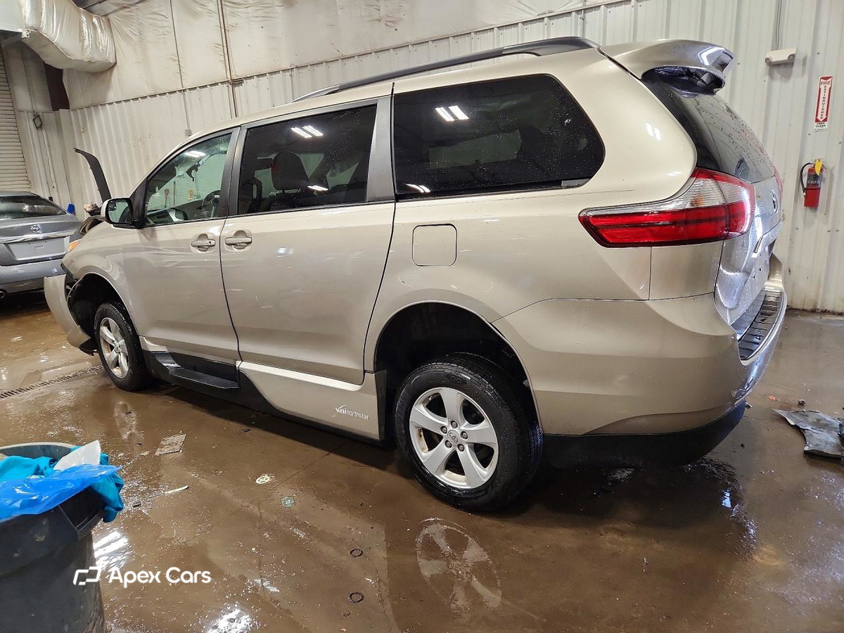 Toyota Sienna 2015