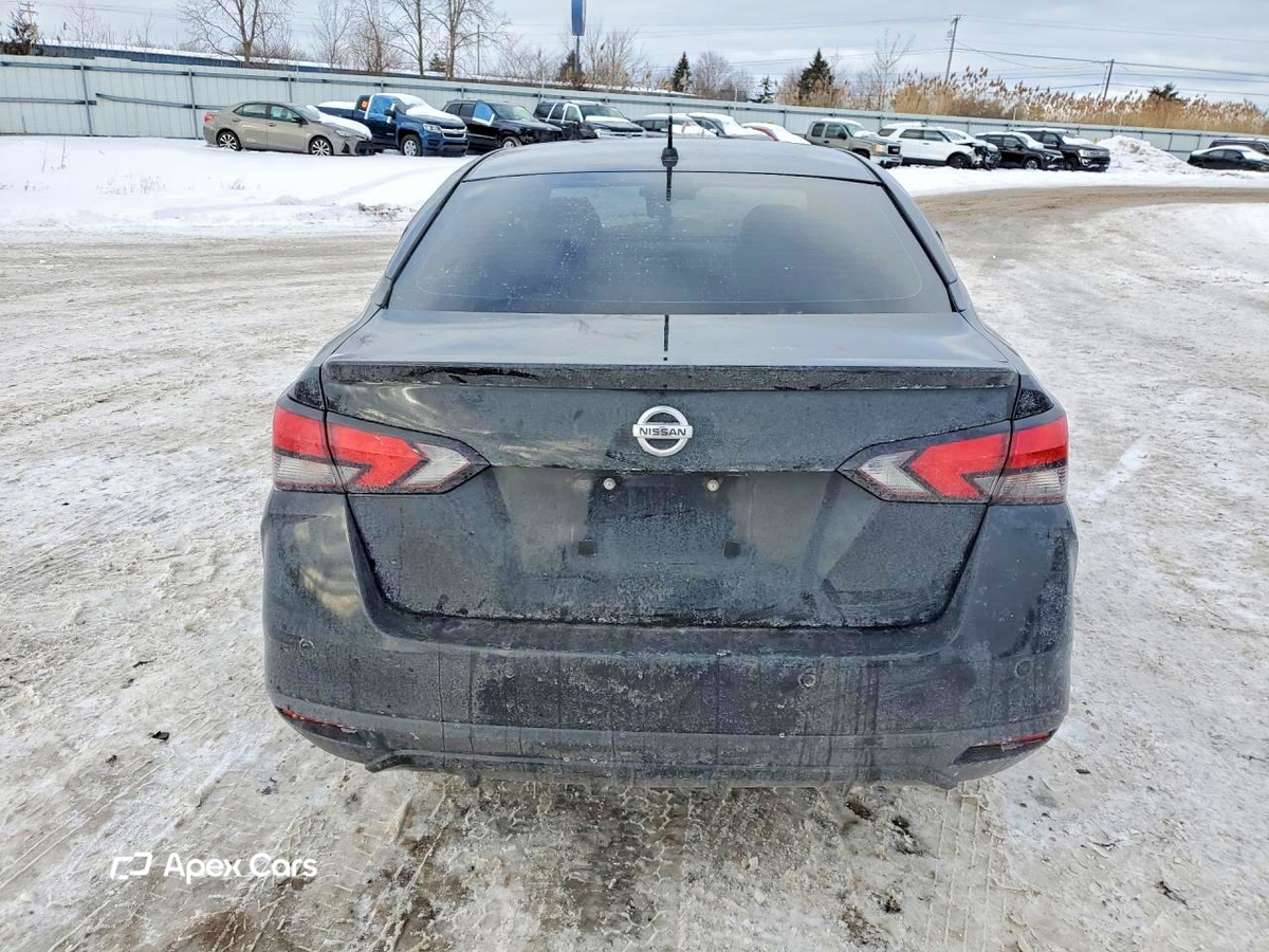 Nissan Versa 2021