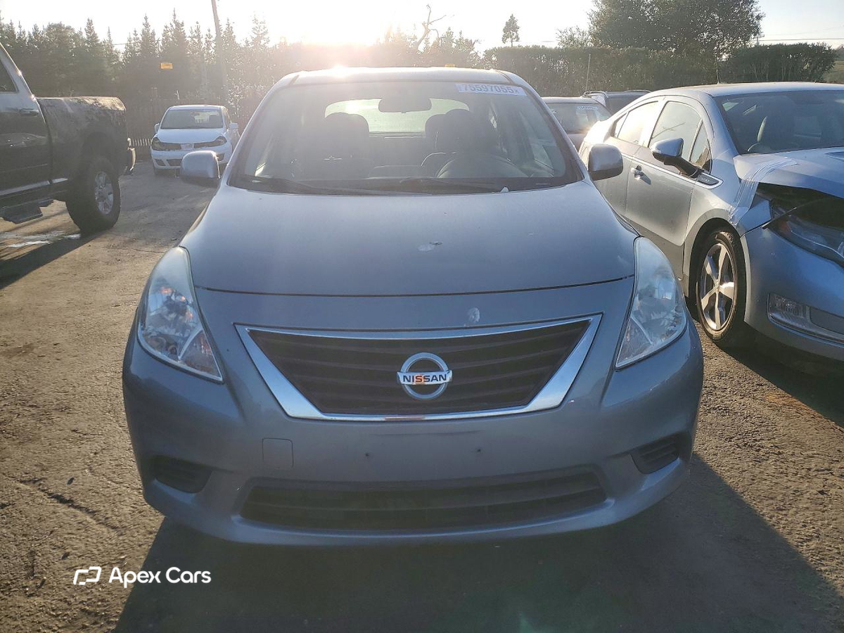 Nissan Versa 2014
