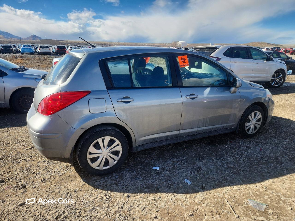 Nissan Versa 2011