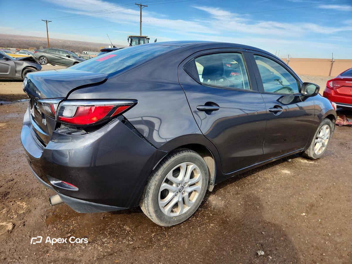 Scion iA 2016