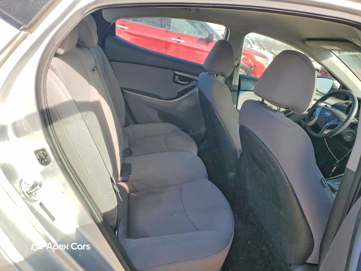 Hyundai Elantra 2013