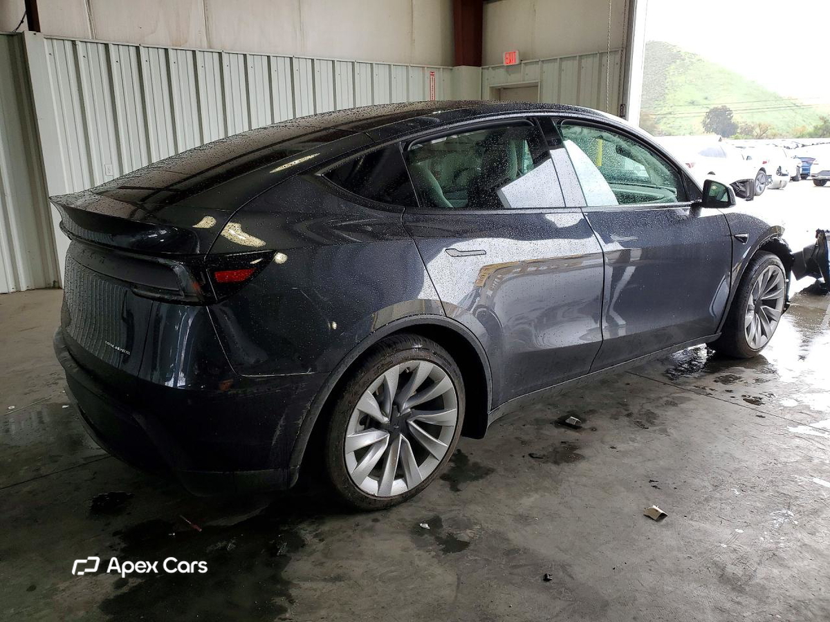 Tesla Model Y 2026