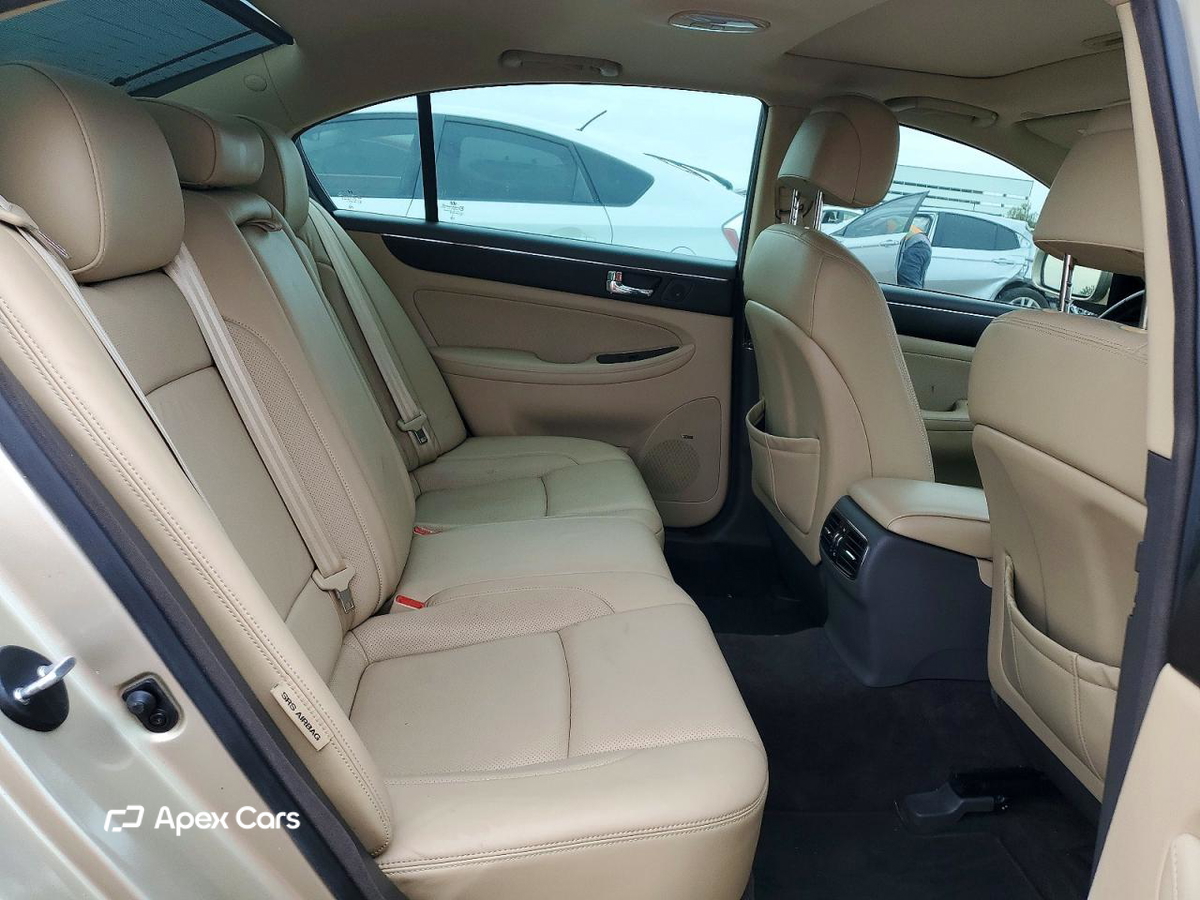 Hyundai Genesis 2011