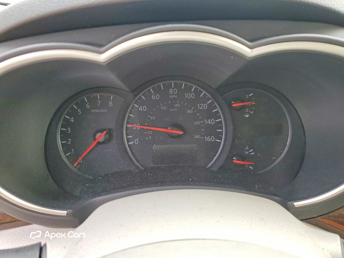 Nissan Quest 2015