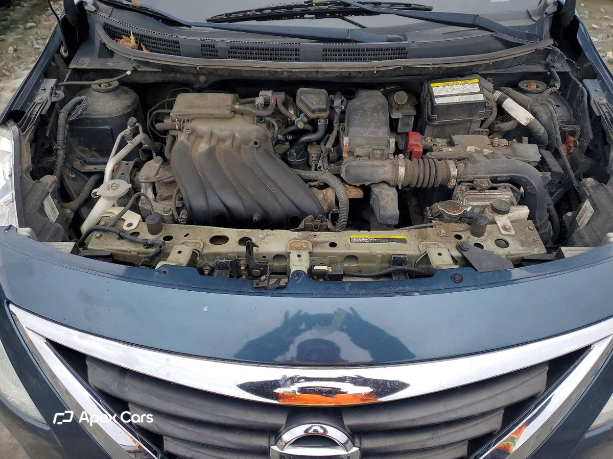 Nissan Versa 2015