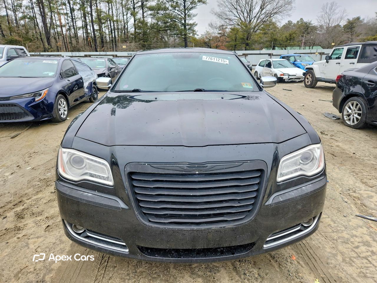 Chrysler 300 2011