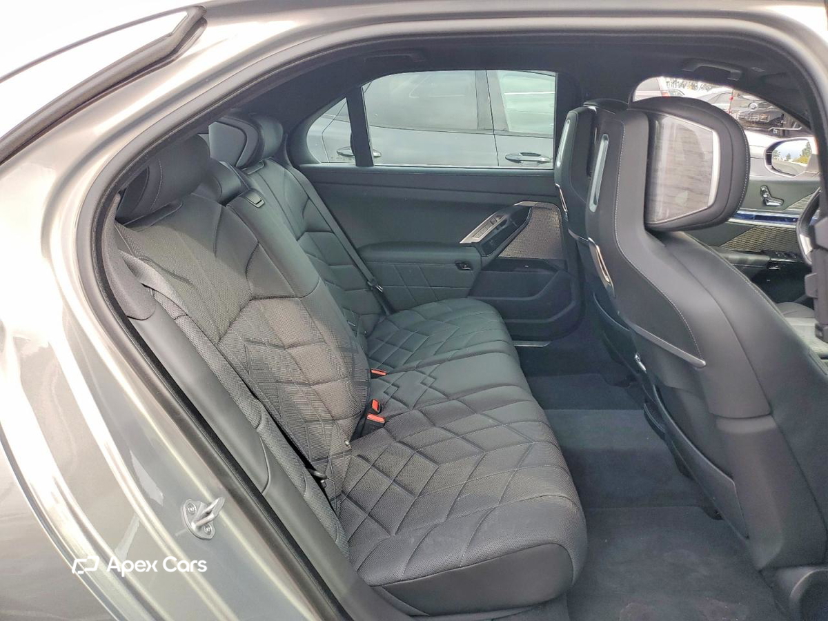 BMW i7 2023