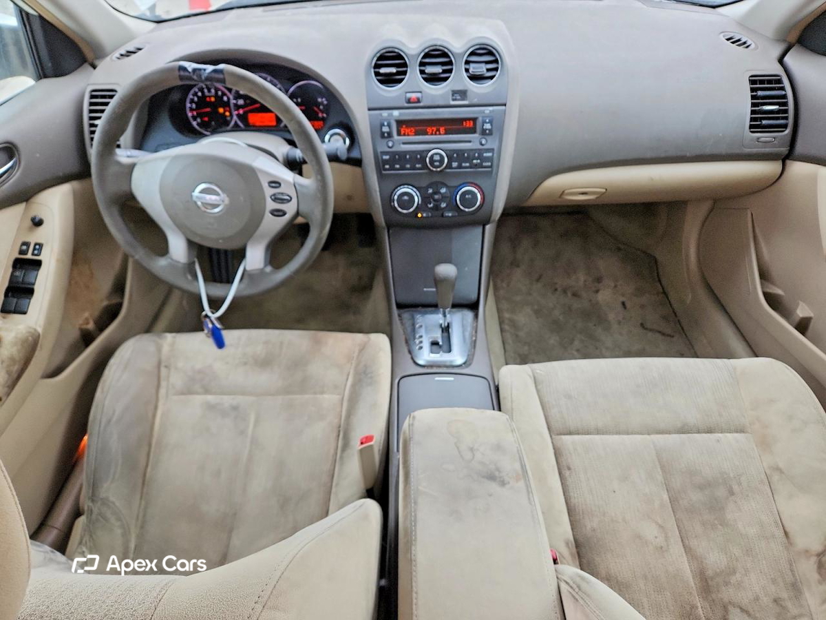 Nissan Altima 2010