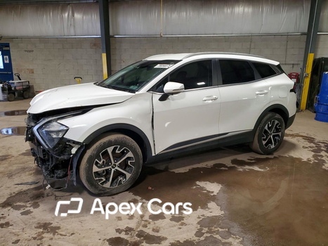 Kia  2023 - Image 1 of 14