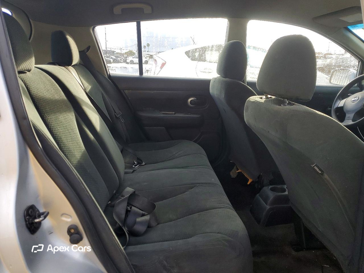 Nissan Versa 2011