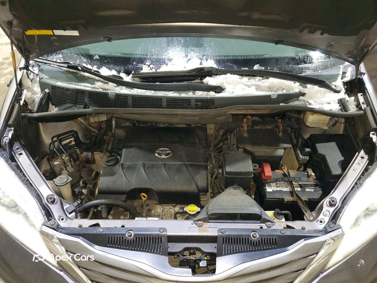 Toyota Sienna 2011