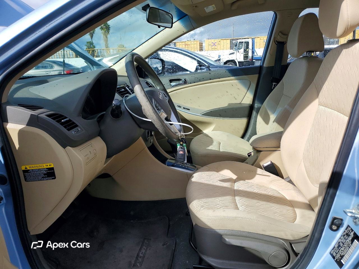 Hyundai Accent 2012