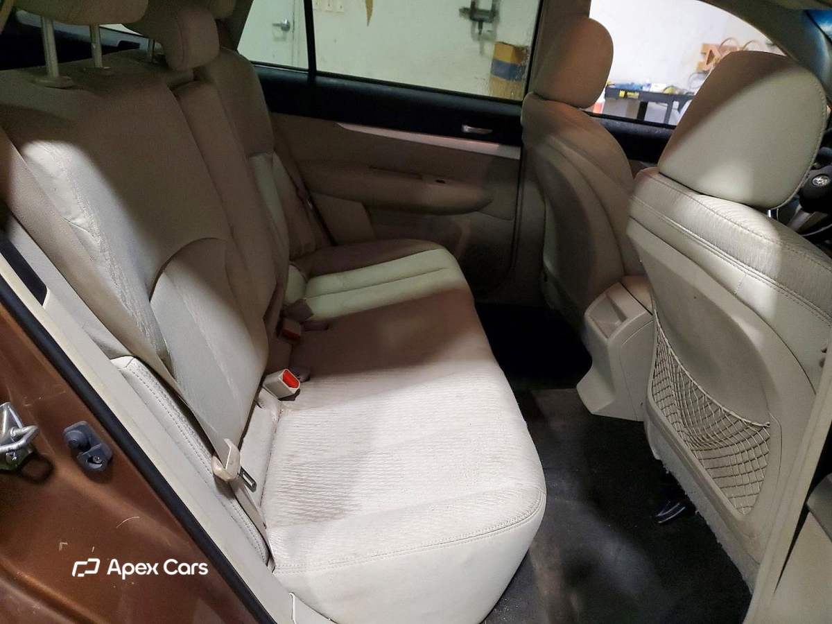 Subaru Outback 2011
