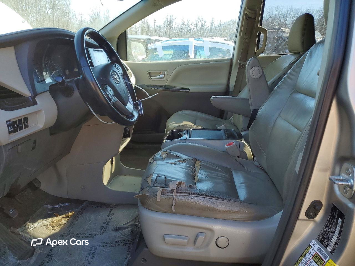 Toyota Sienna 2016