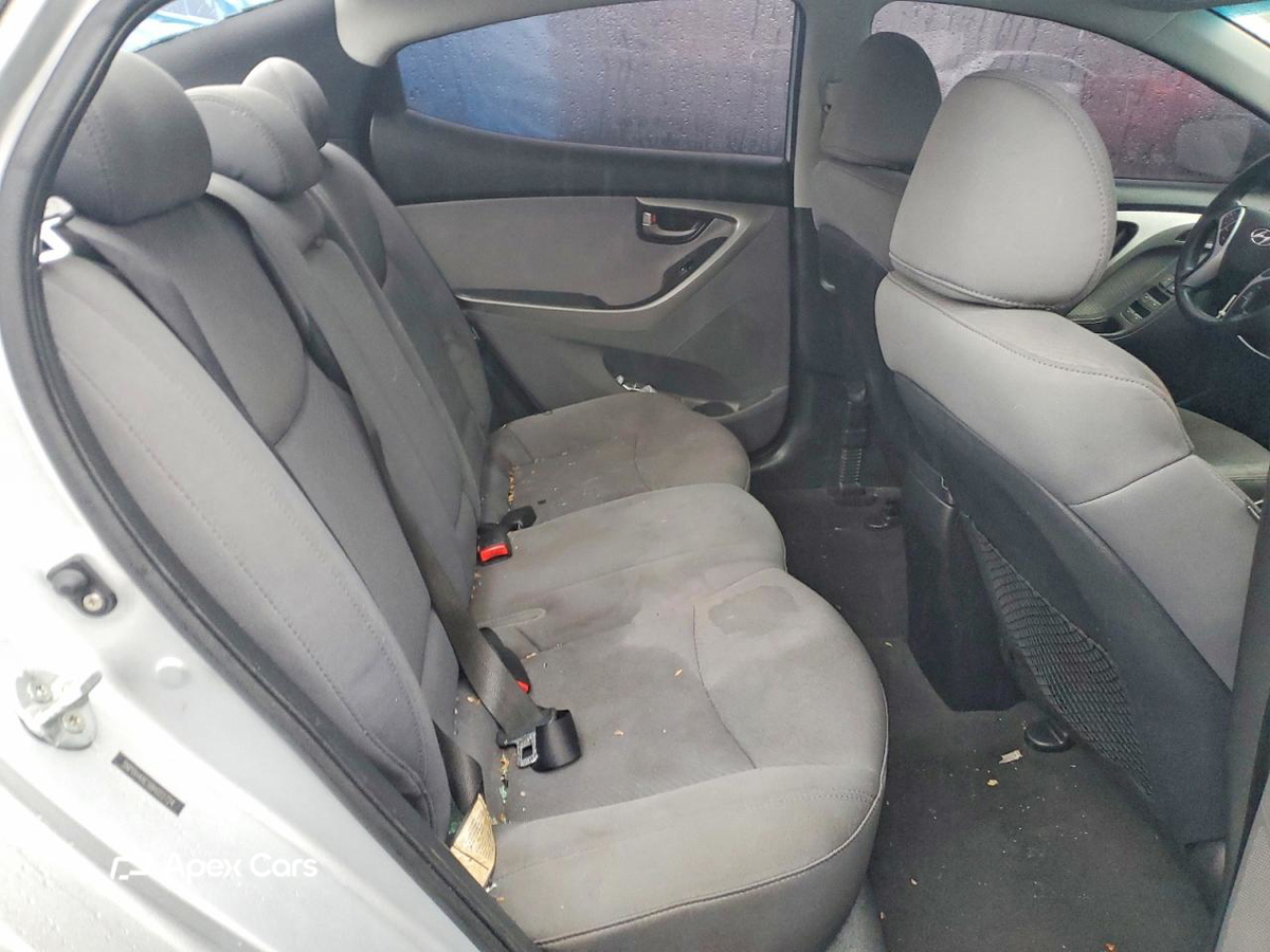 Hyundai Elantra 2011