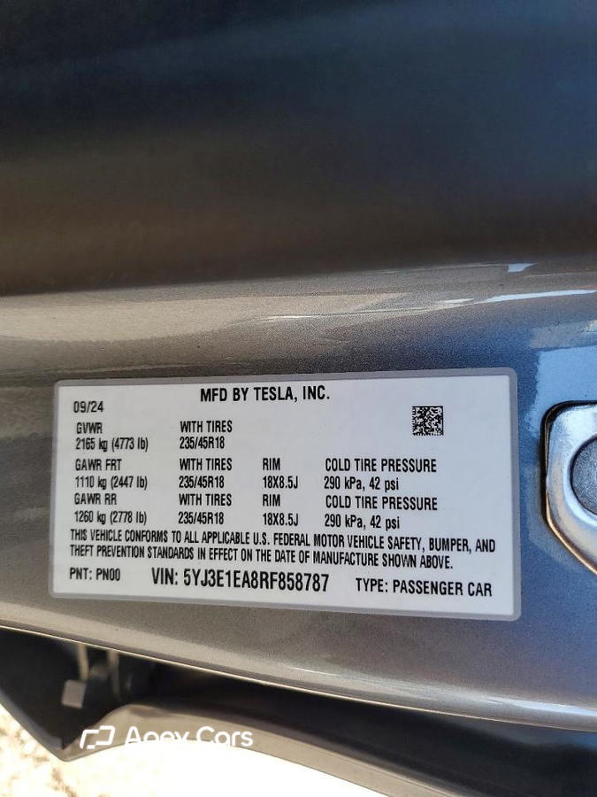 Tesla Model 3 2024
