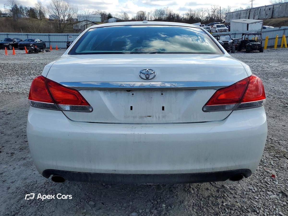 Toyota Avalon 2011