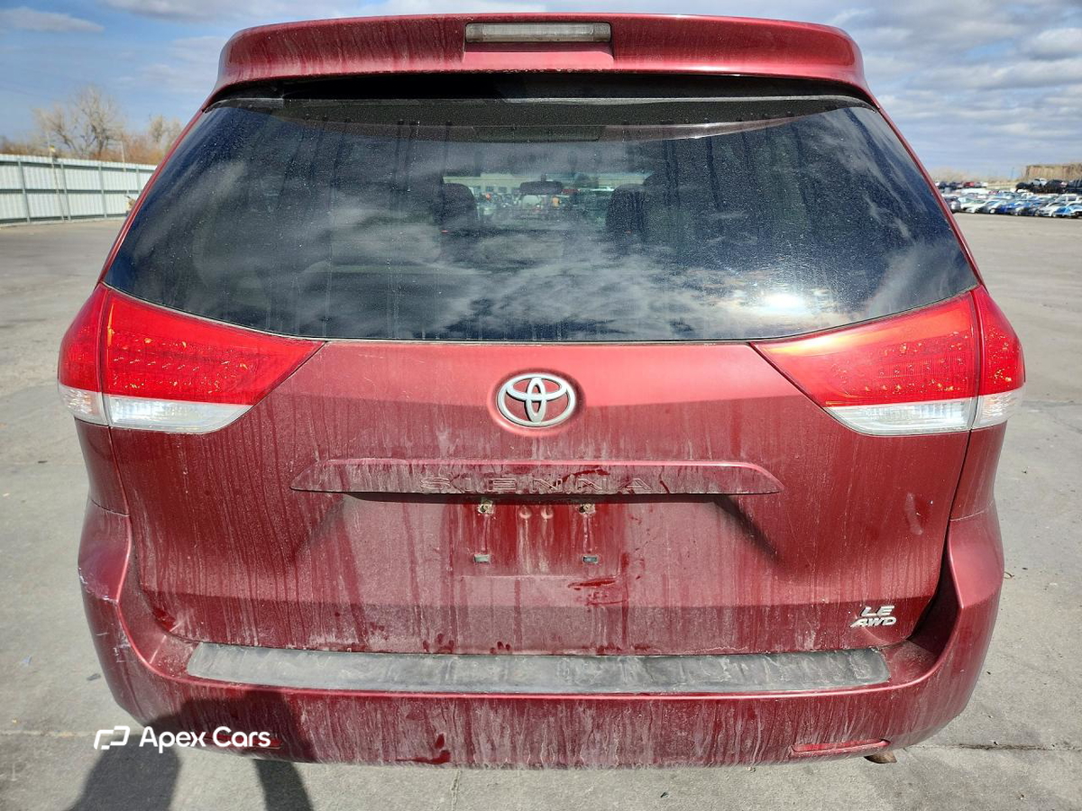 Toyota Sienna 2011