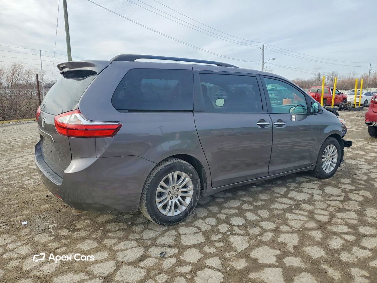 Toyota Sienna 2015