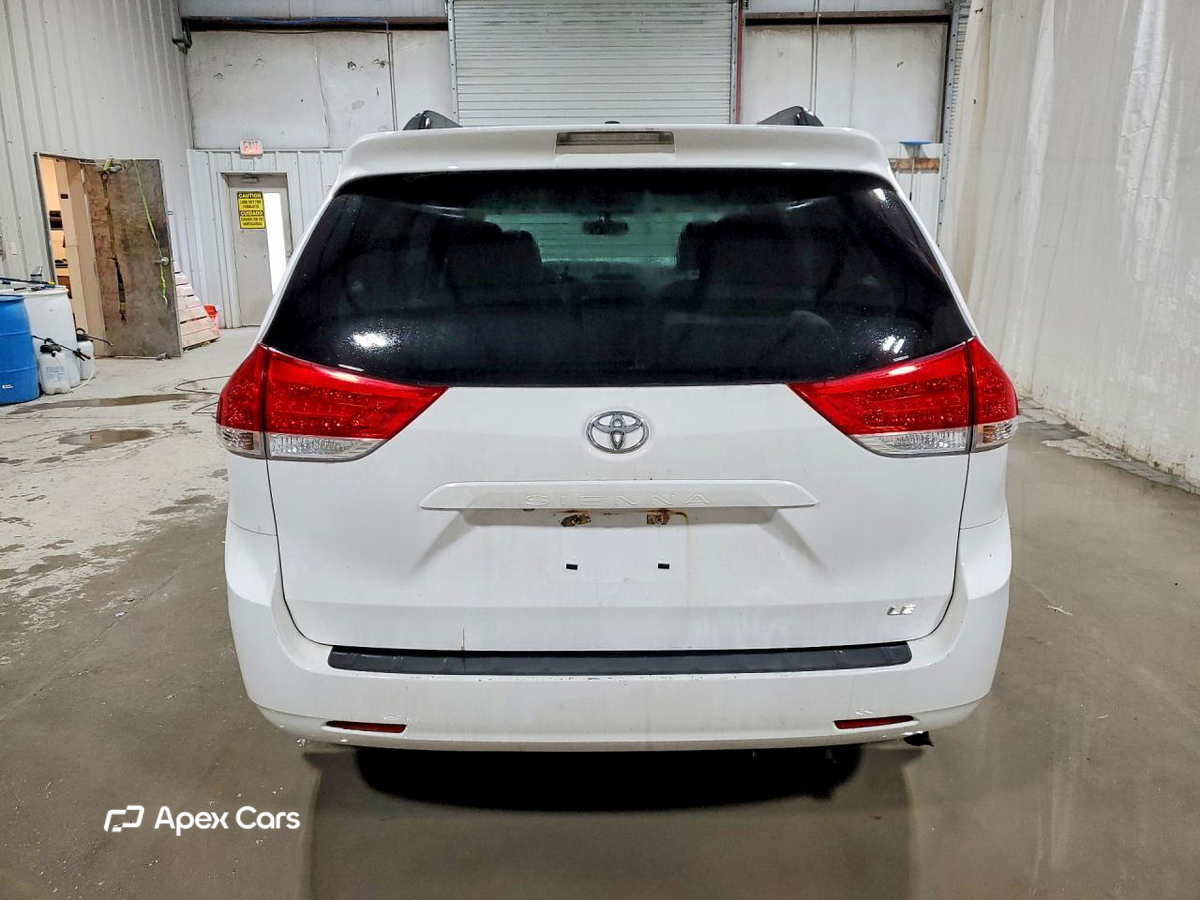 Toyota Sienna 2014