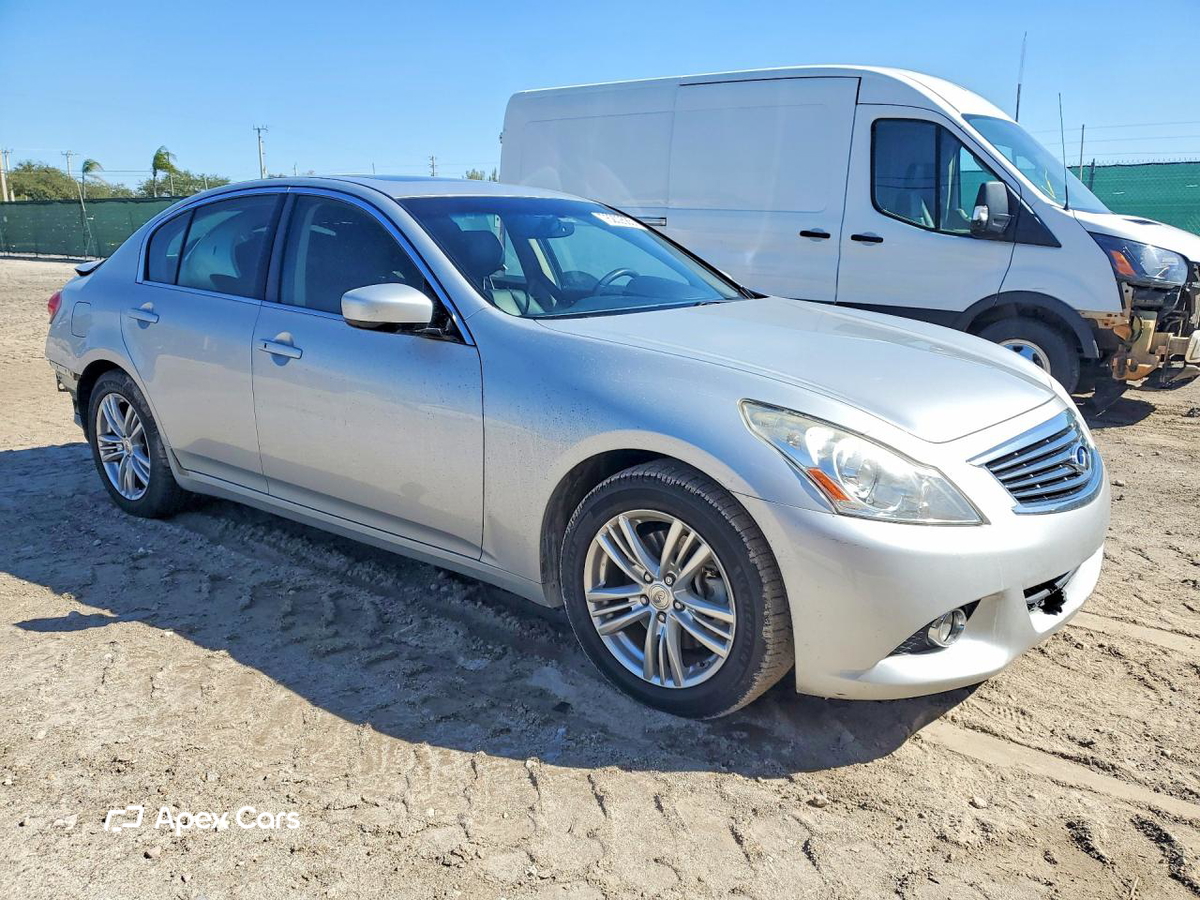 Infiniti G 2013